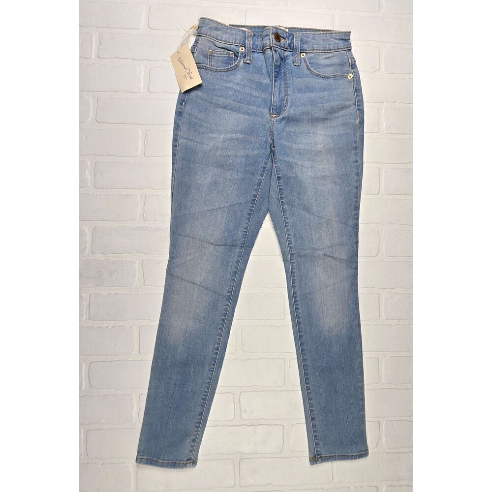 Universal Thread  Light Wash High Rise Skinny Jeans Size 0